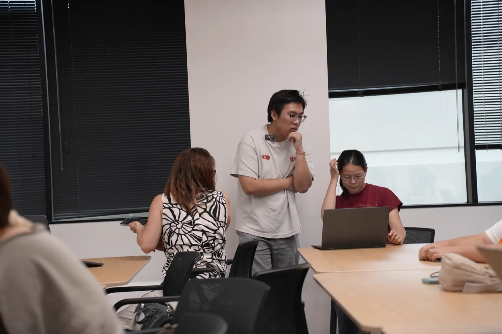 在桌边答疑